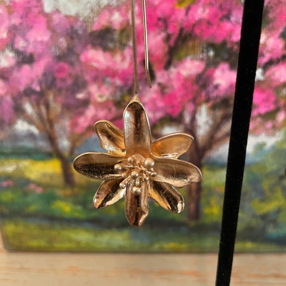 Golden Wire Hooks Suspended Flower Blossoms Matte Gold Tone Statement Earrings - Picture 5 of 10